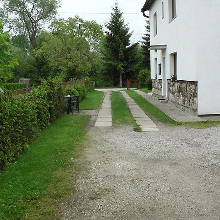 Apartman Besenova Bagian luar foto